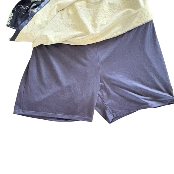 5 for $40 SALE !
Tranquility Navy Blue & Teal Floral Tennis Skort M - Picture 7 of 8